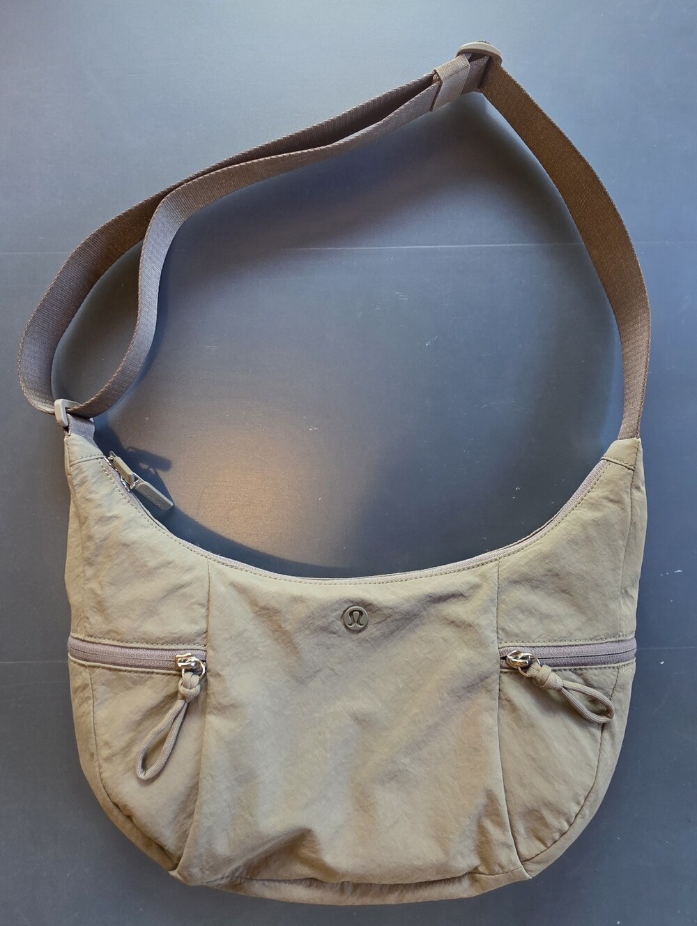 lululemon Slouchy Sling Bag 6L Downtown Tan